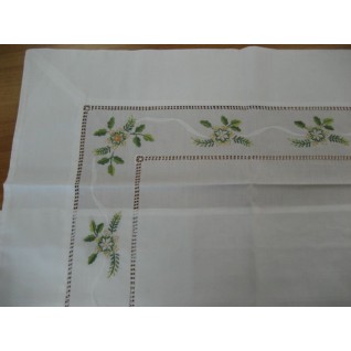 Embroidered napkins0010